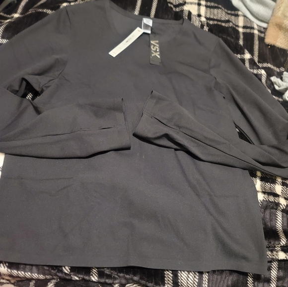 NWT Victoria Secret Black Long Sleeve compression type Top,size Xl w/ thumbholes - Picture 9 of 9